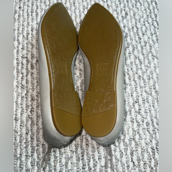 NEW Frye Regina Taupe Gray Pointed Toe Ballet Leather Flats‎ - Picture 3 of 4